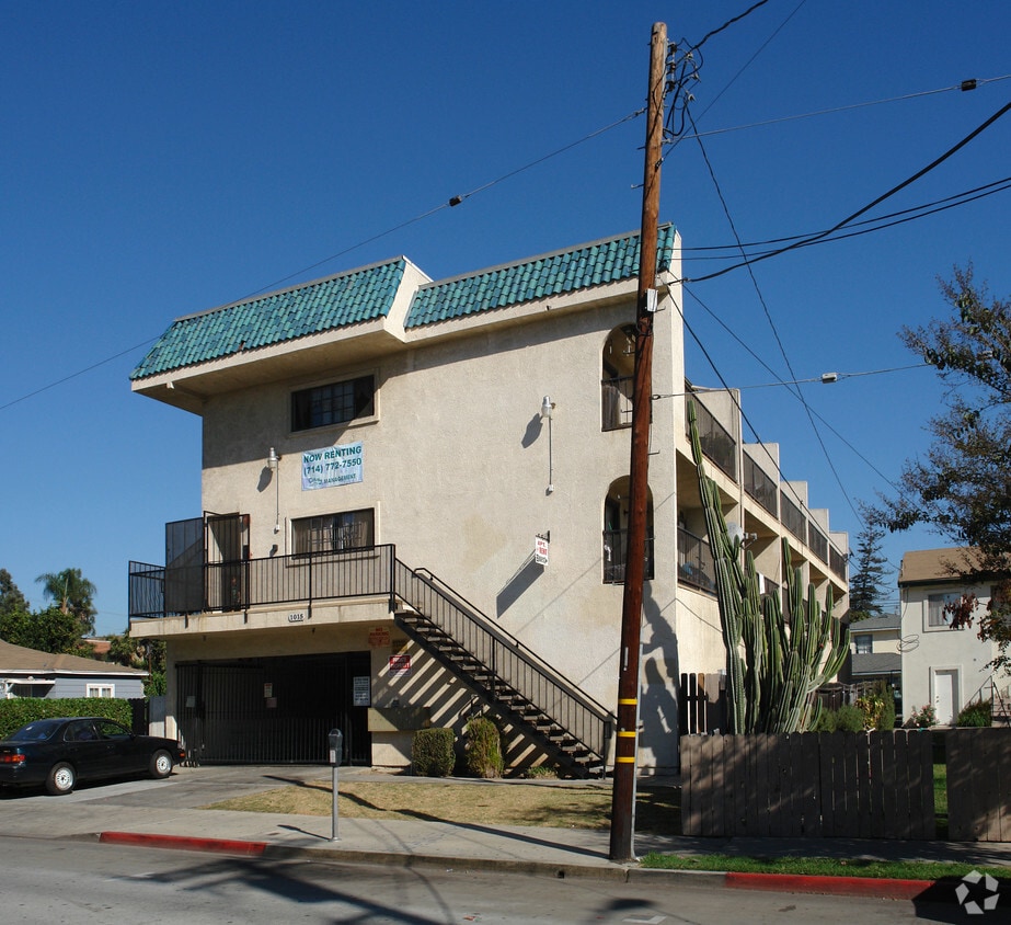 Building Photo - Parton Apartments