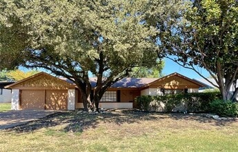 Building Photo - 5908 Wedgmont Cir N