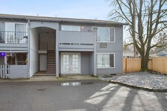 Building Photo - 1010 SE 122nd Ave