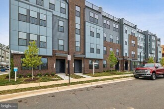 Building Photo - 20167 Northpark Dr