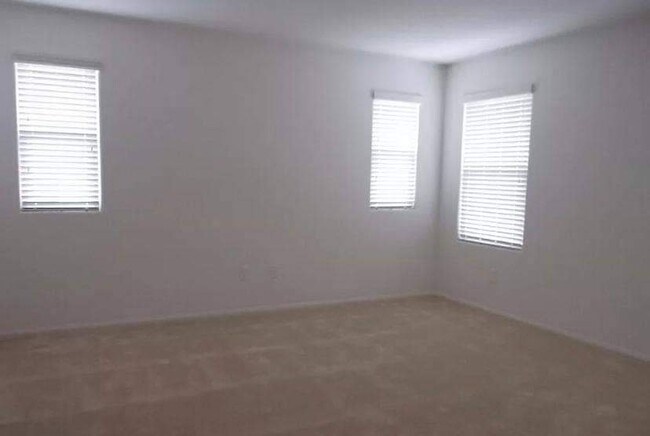 Building Photo - 10691 Country Knoll Way