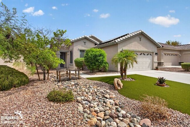 Foto del edificio - Beautiful 2Bdm 2Ba Home with Covered Backyard Patio in Buckeye! 55+ Community