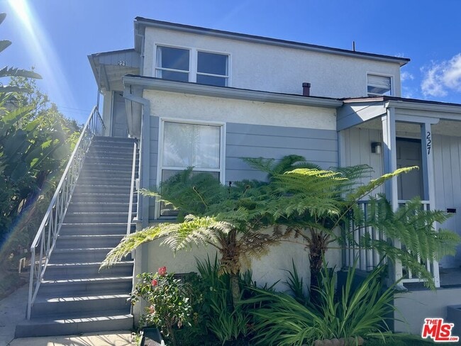 Foto del edificio - 229 Dimmick Ave