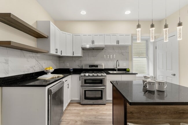 Building Photo - 3417 Washington St