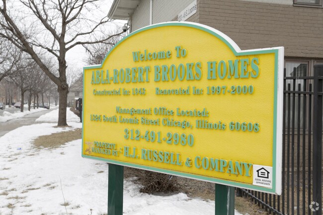 Foto del edificio - Robert Brooks Homes