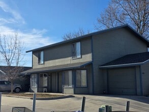 Building Photo - 1401 Cimarron Ct