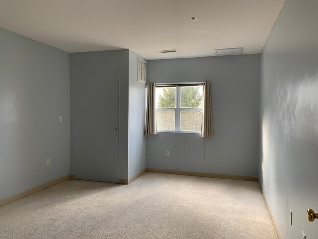 Second Bedroom - 140 Railroad Ave