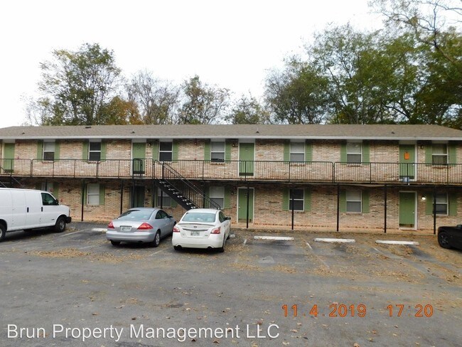 Building Photo - 450 E Red Bud Rd