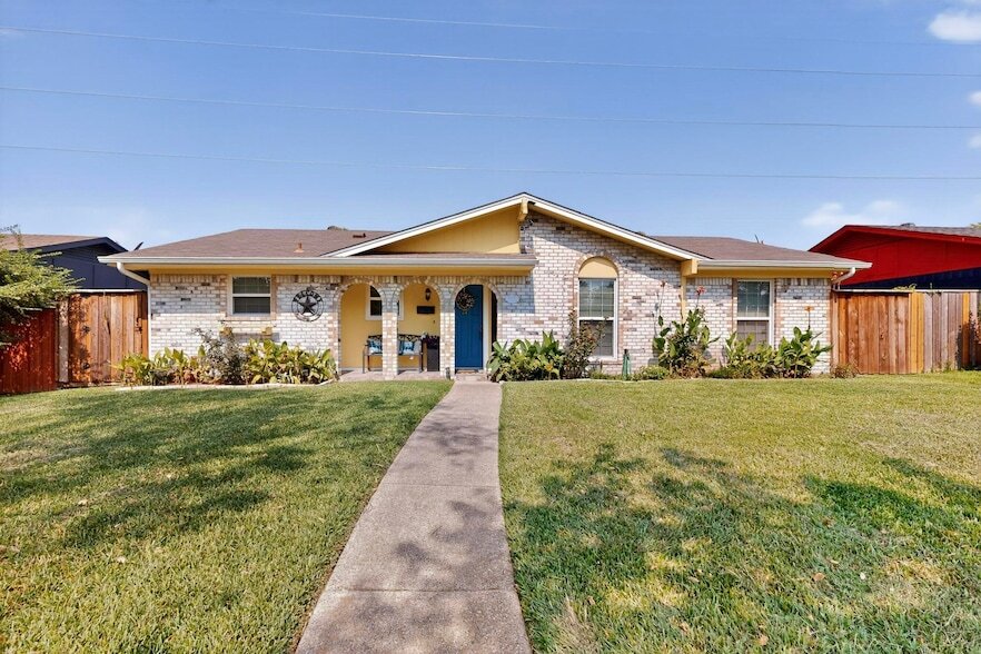 Primary Photo - 633 Laguna Dr