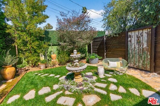 Building Photo - 777 El Medio Ave