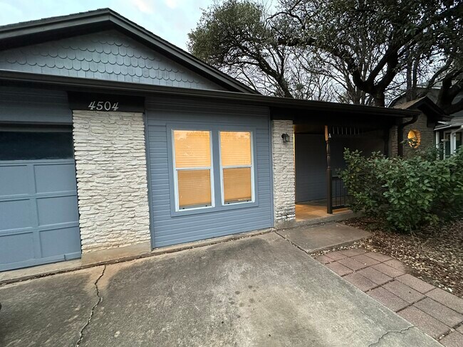 Foto del edificio - 4504 Dorsett Oaks Cir