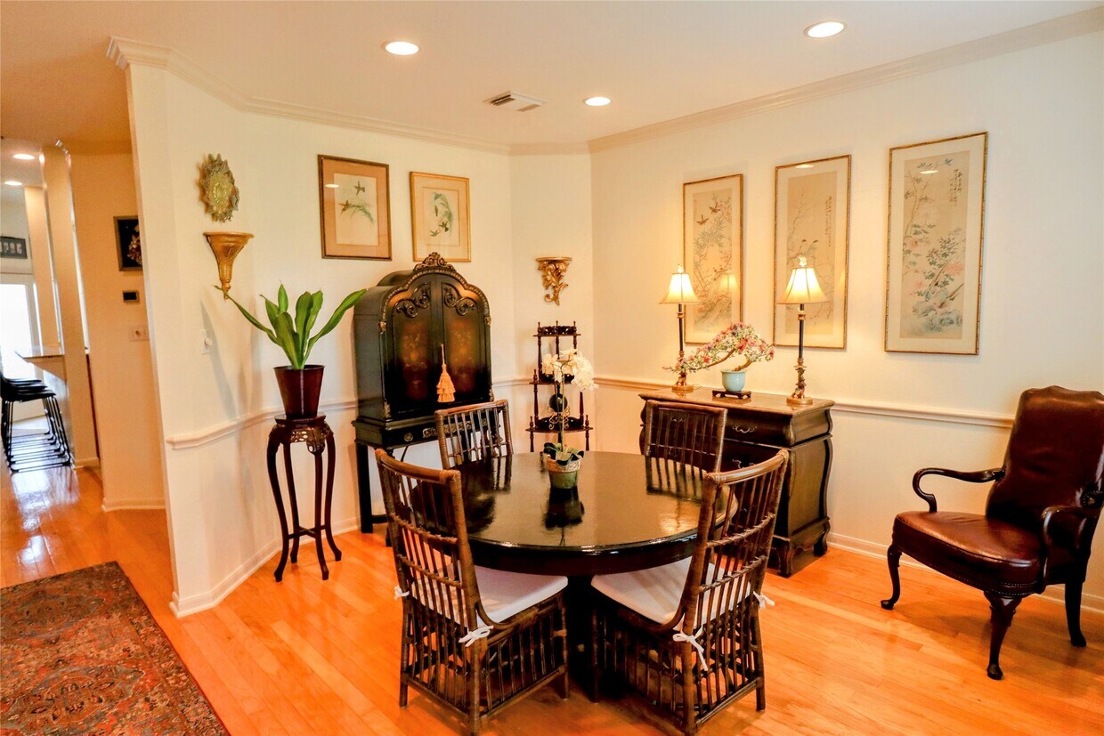 Building Photo - 17719 Brair Arbor