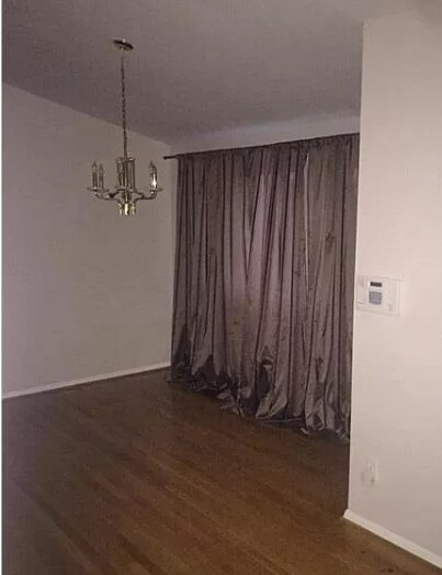 Building Photo - 3 Bedroom 2.5 SemiDetached Home