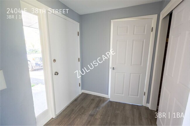 Building Photo - 2404 E 38th St