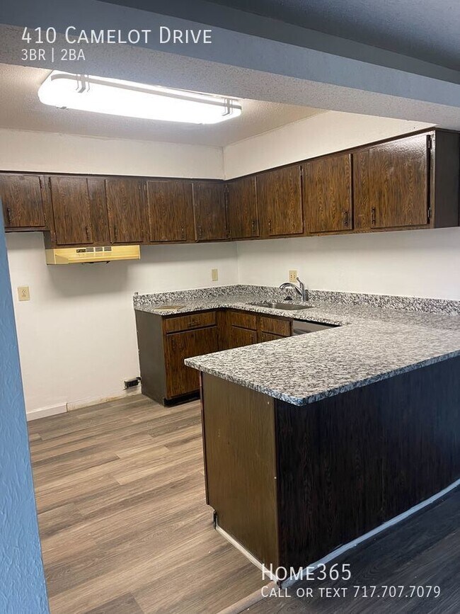 Building Photo - Beautiful Single-Family Condominium - Read...