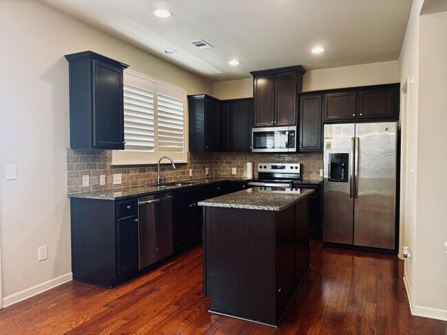 Building Photo - 2214 Spicy Pine Ln