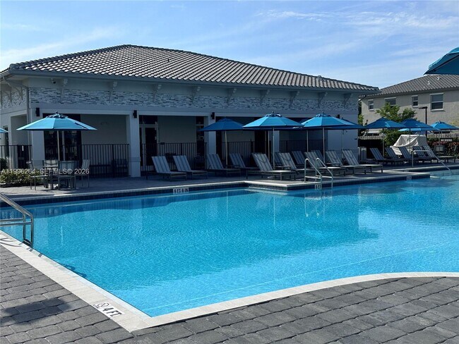 Foto del edificio - 2671 SE 10th St