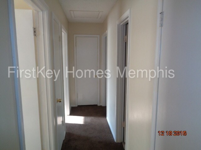 Building Photo - 612 Leavert Ave