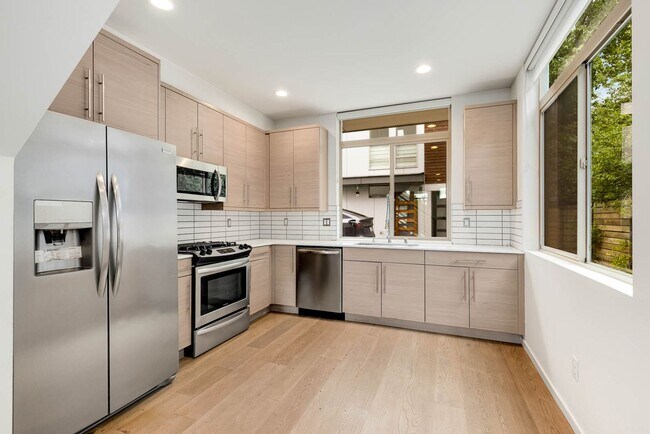 Foto del edificio - 3 Bedroom Stylish Modern Townhome in the Heart of Ballard