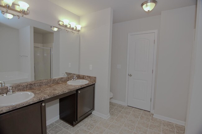 Building Photo - 2407 Hartfield Cir