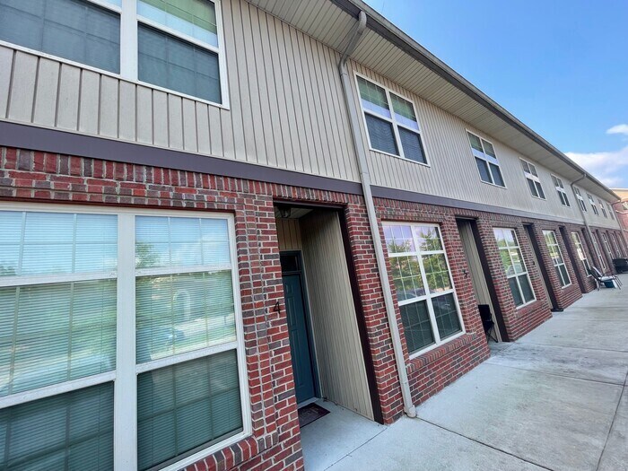 2BD/2BA Townhouse Townhome Rentals in New Albany IN