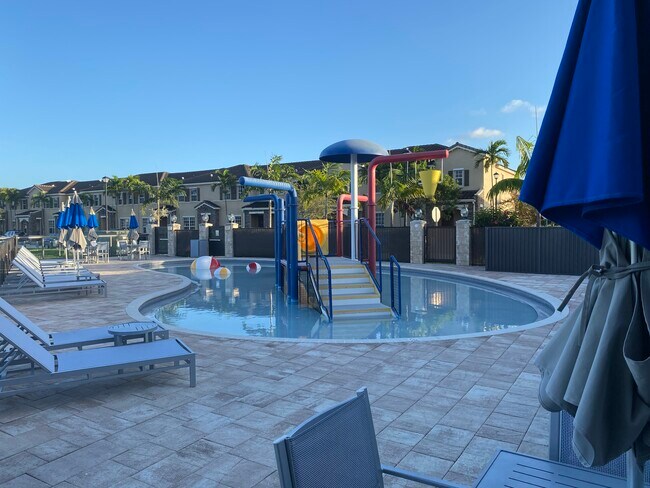 Clubhouse pool - 9424 SW 171st Pl