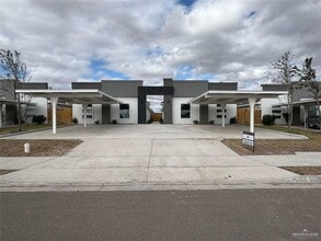 Building Photo - 1 Diamondhead Ave