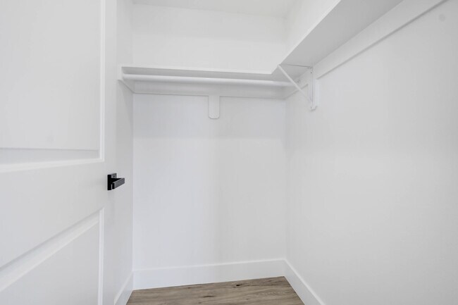 Foto del edificio - 3502 E 7th St