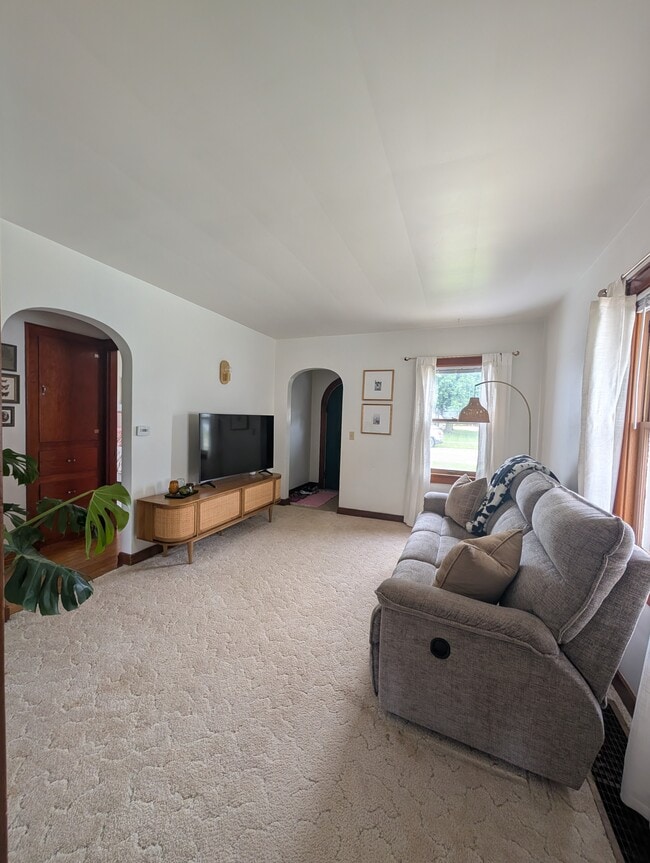 Living Room - 807 Pleasant St
