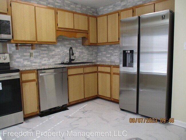 Building Photo - 3 br, 2 bath House - 135 York