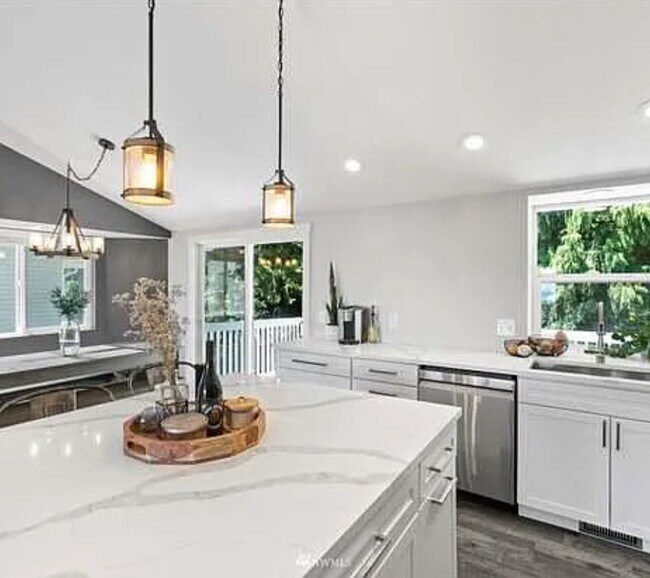 Building Photo - 7528 E Sitka Ct