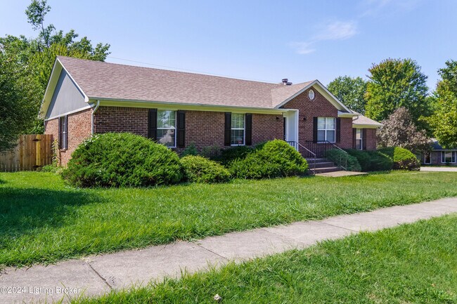 Building Photo - 8700 Avondale Ct