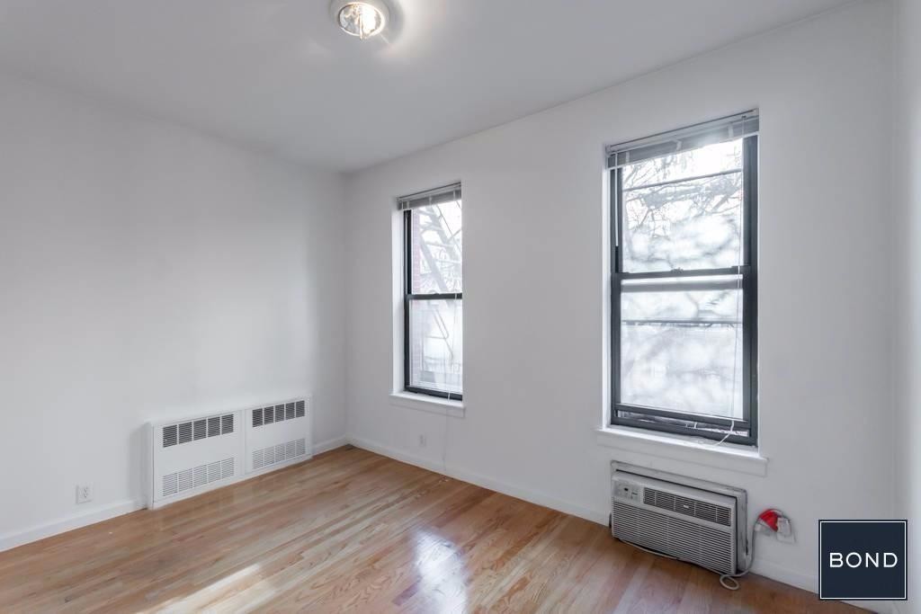 Primary Photo - 330 E 93rd St