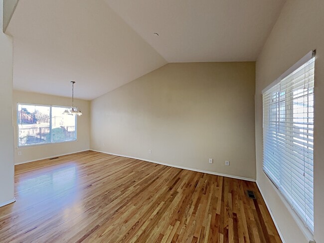 Building Photo - 9609 Sydney Lane