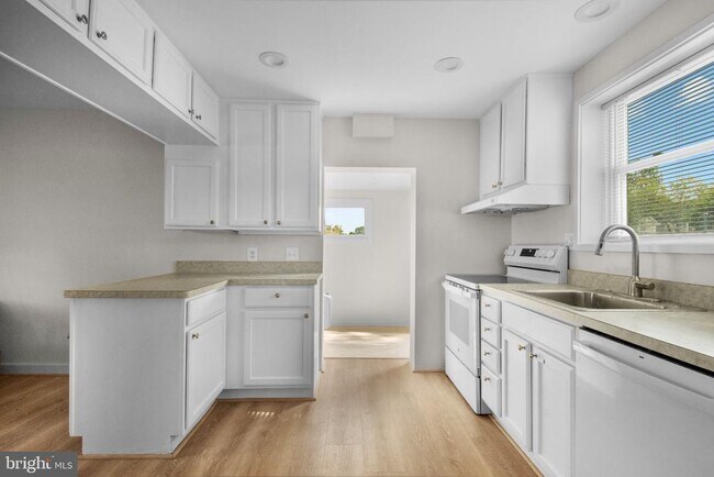 Foto del edificio - 6064 Drum Point Rd