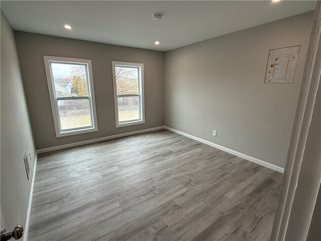 Foto del edificio - 14 Willow Pl