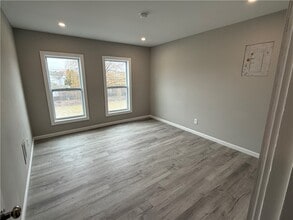 Building Photo - 14 Willow Pl