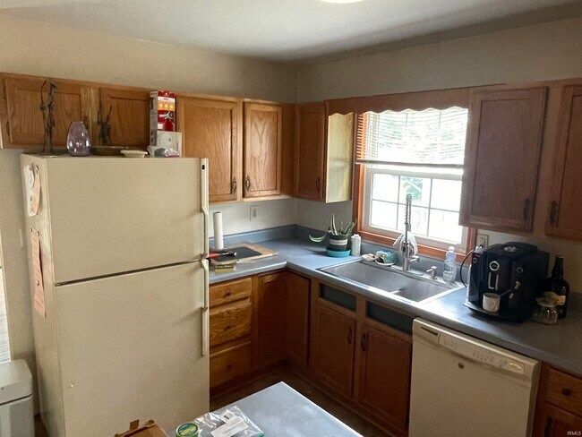 Building Photo - 3141 N Kingsley Dr