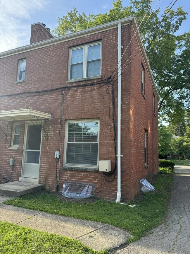 Building Photo - 2021 Harwitch Rd
