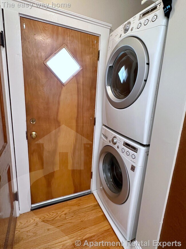 Building Photo - Beautiful West Medford Renovation * Steps ...