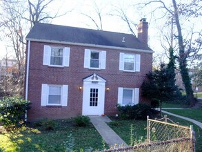 Building Photo - 8520 Greenwood Ave
