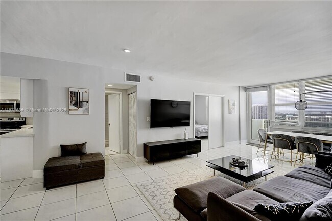 Foto del edificio - 3725 S Ocean Dr