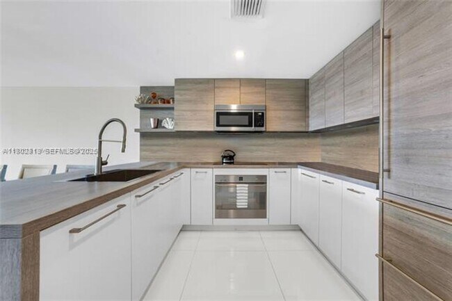 Foto del edificio - 400 Sunny Isles Blvd