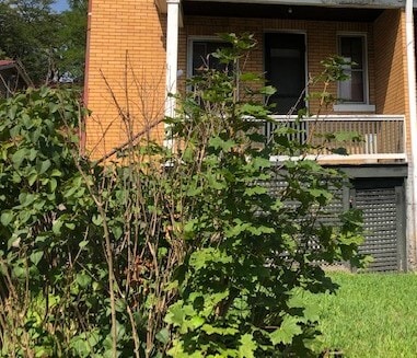Rear entry covered porch - 45 Union St