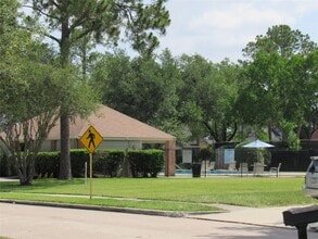 Building Photo - 3926 Summit Valley Dr