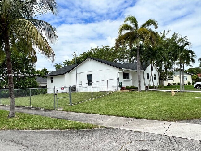 Foto del edificio - 27728 SW 132nd Pl