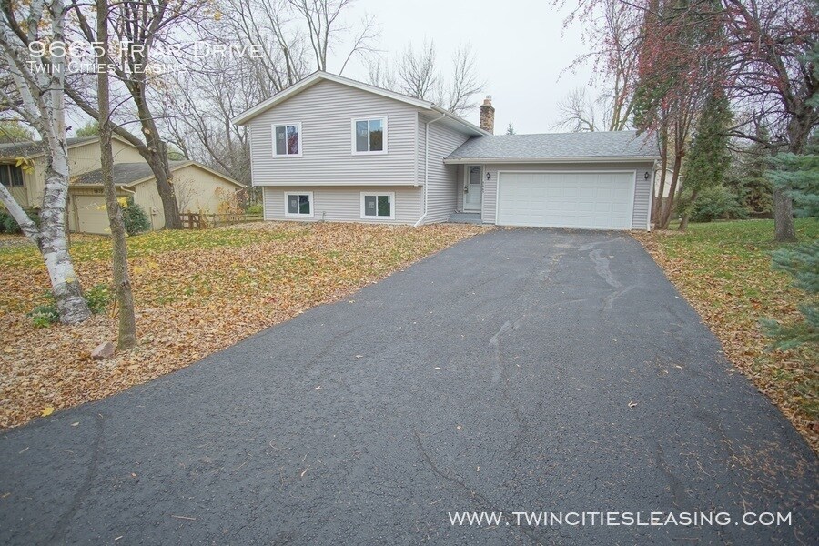 Primary Photo - 9665 Friar Dr