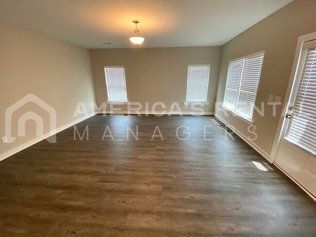 Foto del edificio - Home for rent in Brookwood, AL!! Available NOW!!  Sign a 13 Month Lease by 4/30/26 to GET 1 MONTH...