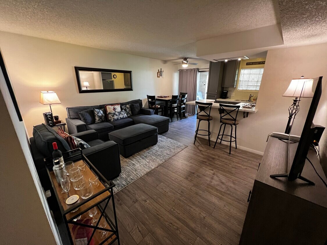 5300 E Waverly Dr Unit I8, Palm Springs, CA 92264 Condo for Rent in