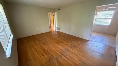 Building Photo - 1107 Silverton Ct